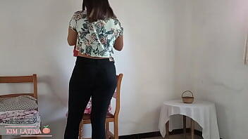 muchos meses coqueteando a mi  suegra y cae cuando doblaba las mantas